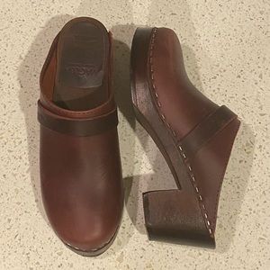 Maguba Stockholm Bordeaux Swedish Clogs